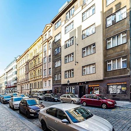 Cozy Old Town Stay - 1-Bedroom Apartment Прага Екстериор снимка