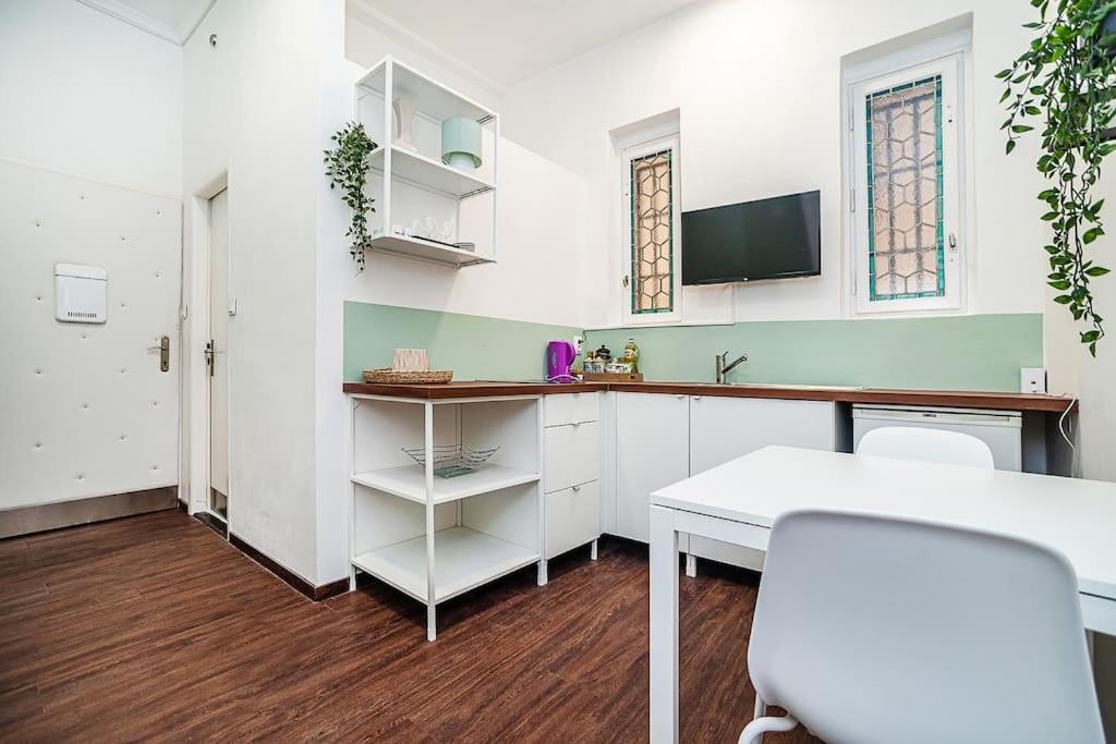 Cozy Old Town Stay - 1-Bedroom Apartment Прага Екстериор снимка