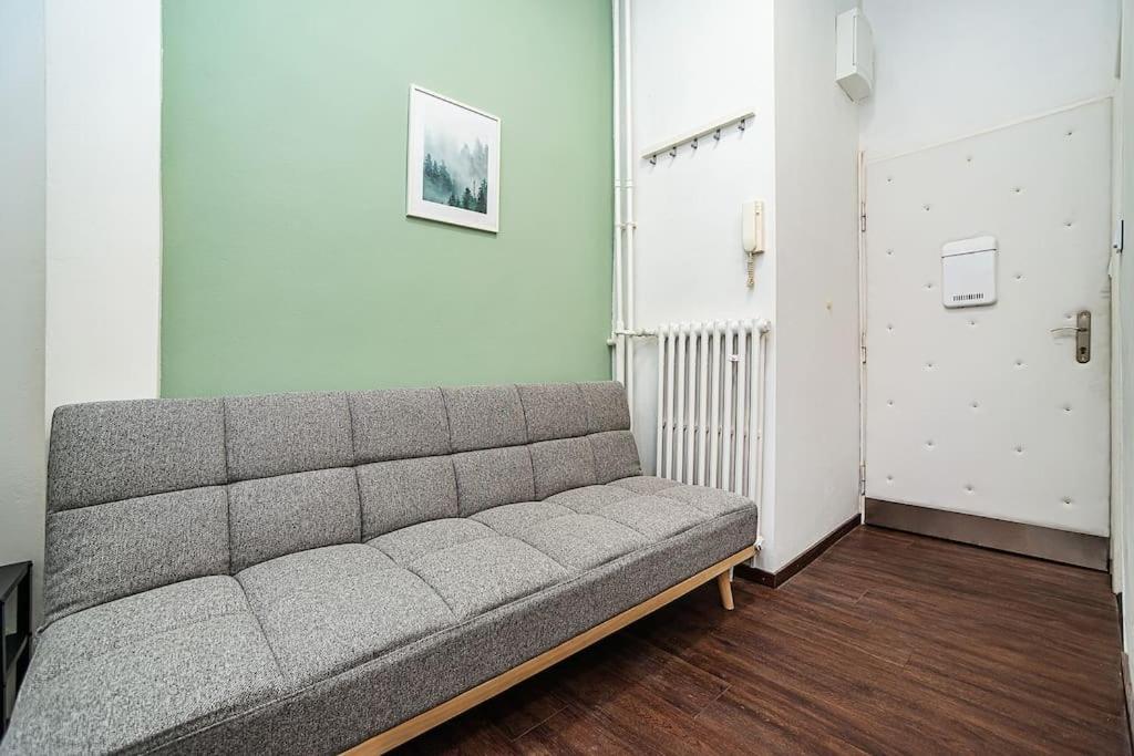 Cozy Old Town Stay - 1-Bedroom Apartment Прага Екстериор снимка