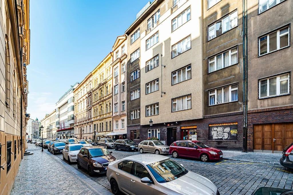 Cozy Old Town Stay - 1-Bedroom Apartment Прага Екстериор снимка